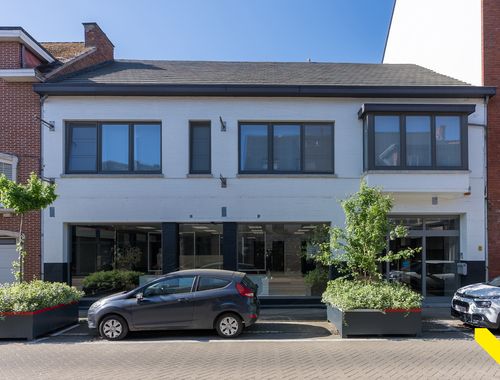                                         Commerce à vendre à Tessenderlo, € 325.000
