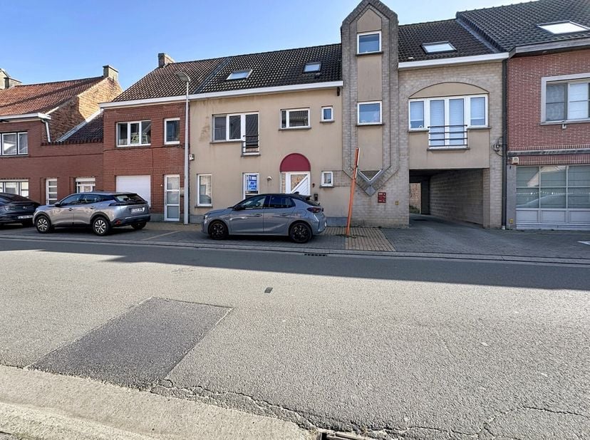 Bien professionnel à louer
                    à 9850 Merendree