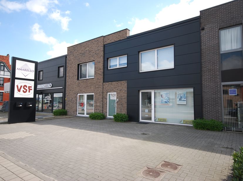 Bedrijfsvastgoed te huur in antwerpsesteenweg 47,
                    9080 Lochristi