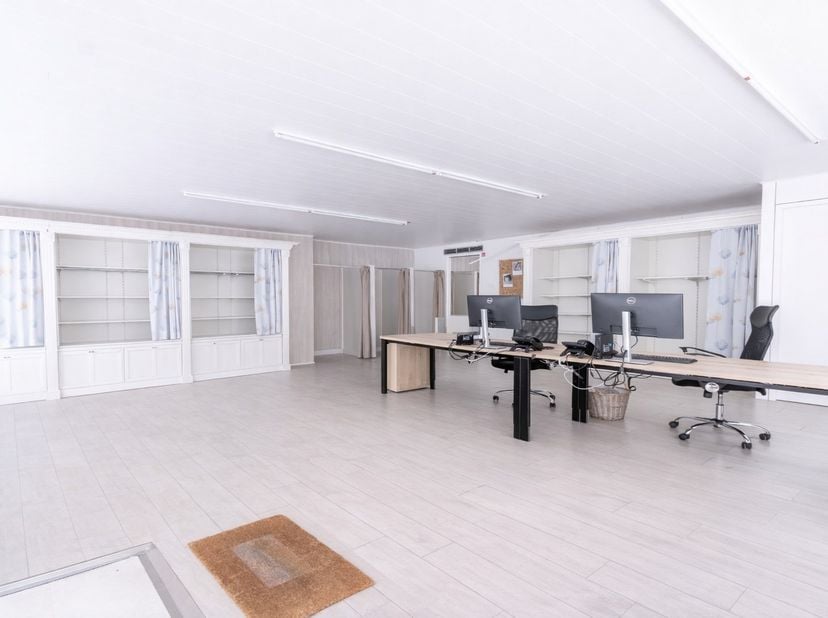 Bien professionnel à vendre
                    à 8650 Houthulst