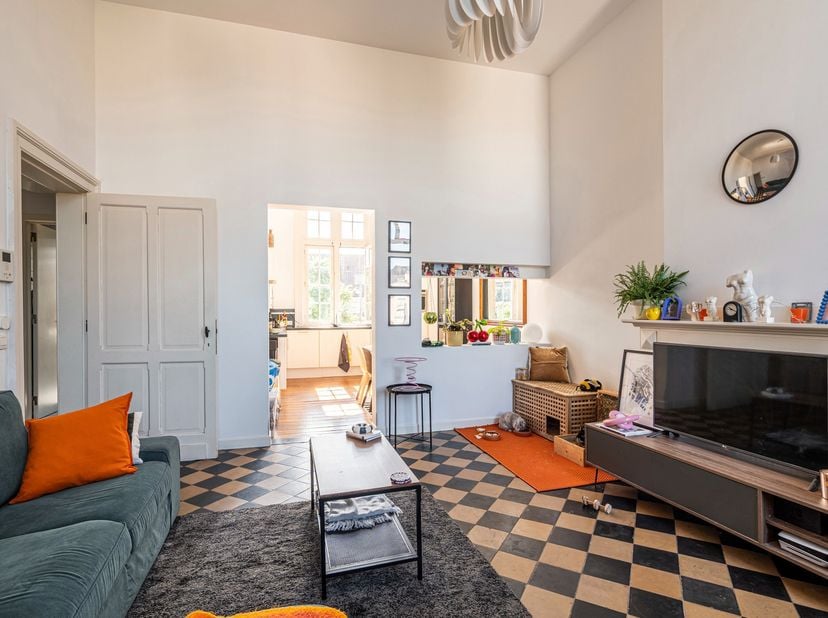 Appartement in centrum van Hoogstraten in schitterend monumentaal pand "Residentie De Rijkswacht" <br />
INDELING<br />
- Inkomhal<br />
- Leefruimte<