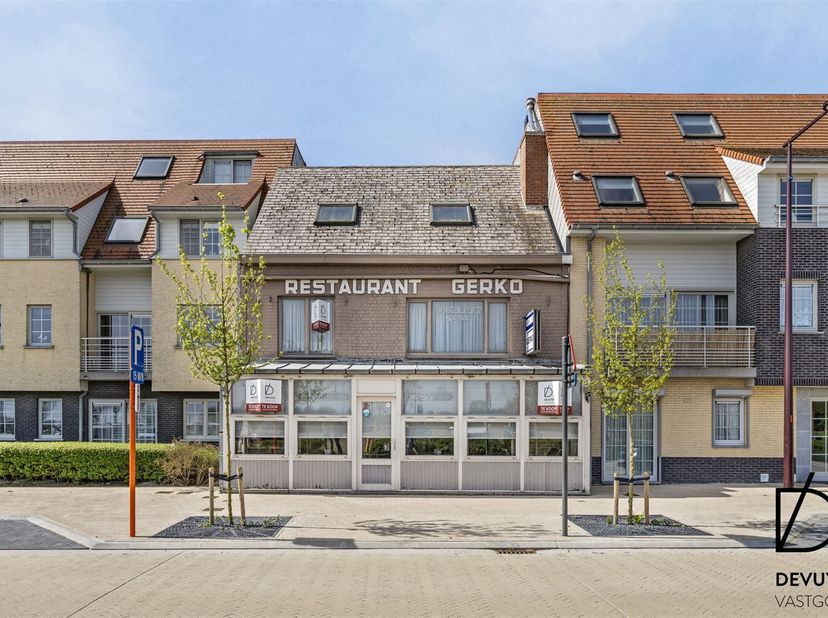 We presenteren u met trots deze unieke kans. Op slechts een steenworp van het strand en de prestigieuze 'Royal Ostend Golf Club' bevindt zich dit veel