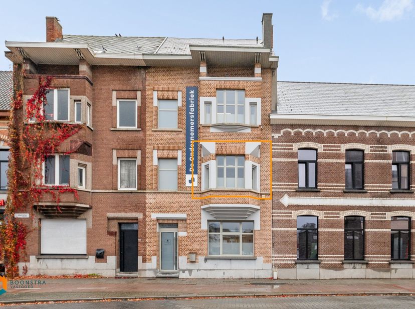 Op een uitstekende locatie in Heist-op-den-Berg bevindt zich deze lichtrijke kantoorruimte in een kleinschalig en verzorgd kantoorgebouw met gedeelde