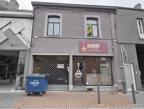                                         Immeuble d'appartements à vendre à Dour, € 220.000
