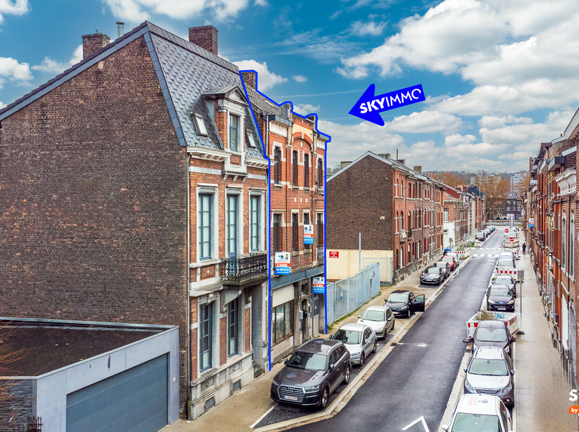 L'agence SKYIMMO vous propose cet immeuble de rapport en 4 appartements donc 3 en ordre, 1 maison ainsi qu'un atelier situé à liège et composé comme s