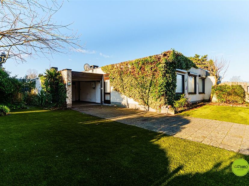 Bienvenue dans cette charmante maison à Lommel. Cette maison unifamiliale moderne offre une combinaison parfaite de confort et de fonctionnalité dans