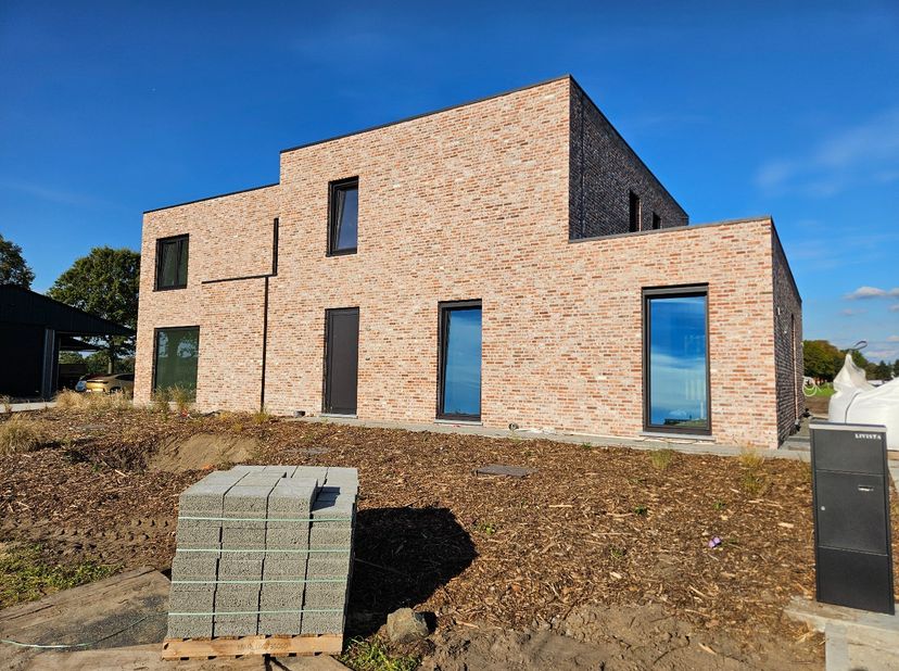 Huis te huur in Avoortstraat 9,
                    2480 Dessel