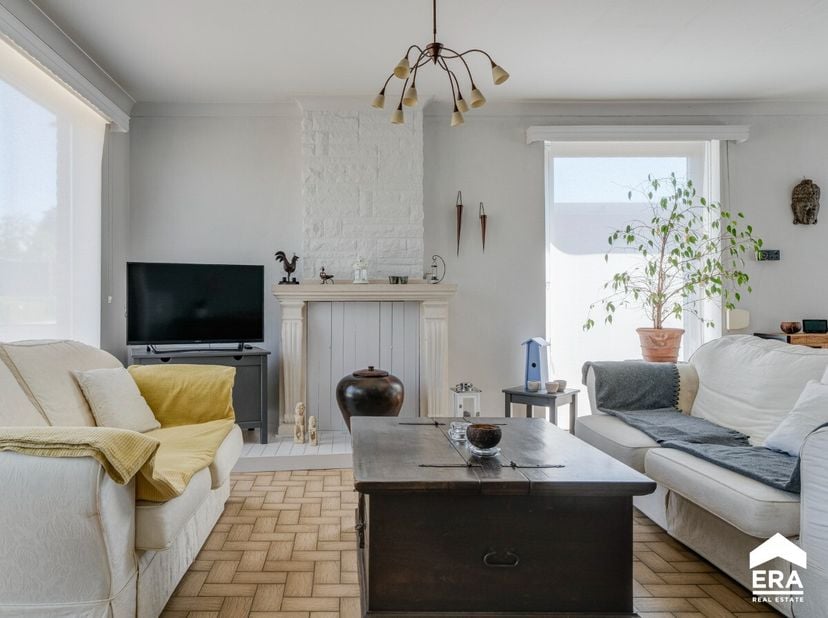 Gelijkvloerse woning met een praktische indeling en zonnige tuin. De woning is vlak bij het bruisende centrum van Herk-de-Stad gelegen. Dankzij de cen