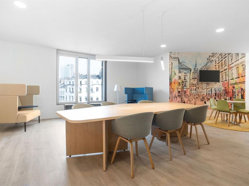 Ga meteen aan de slag met een kant-en-klare kantoorruimte voor twee.Geef uw bedrijf een professionele thuisbasis in het prestigieuze Louise Centre-geb