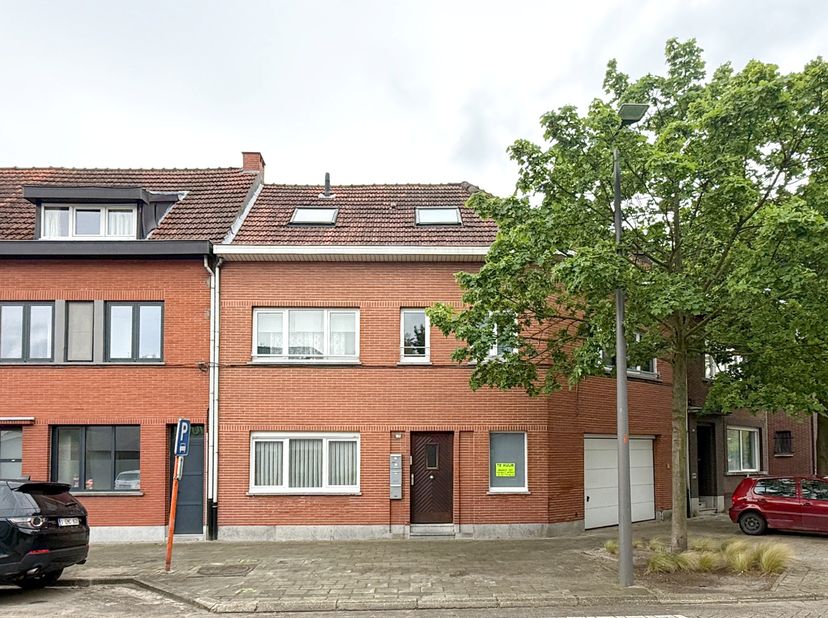 Appartement à louer
                    à 2070 Burcht