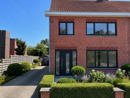                                         Maison à vendre à Mol, € 215.000
