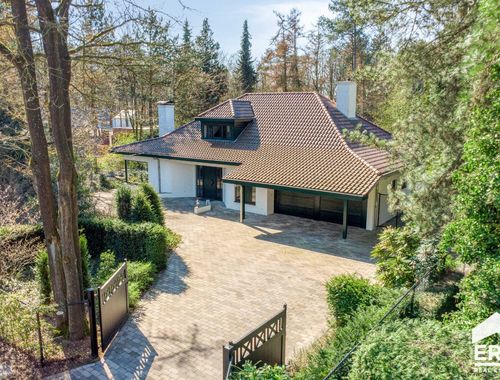                                         Villa-landhuis te koop in Neerpelt, € 795.000
