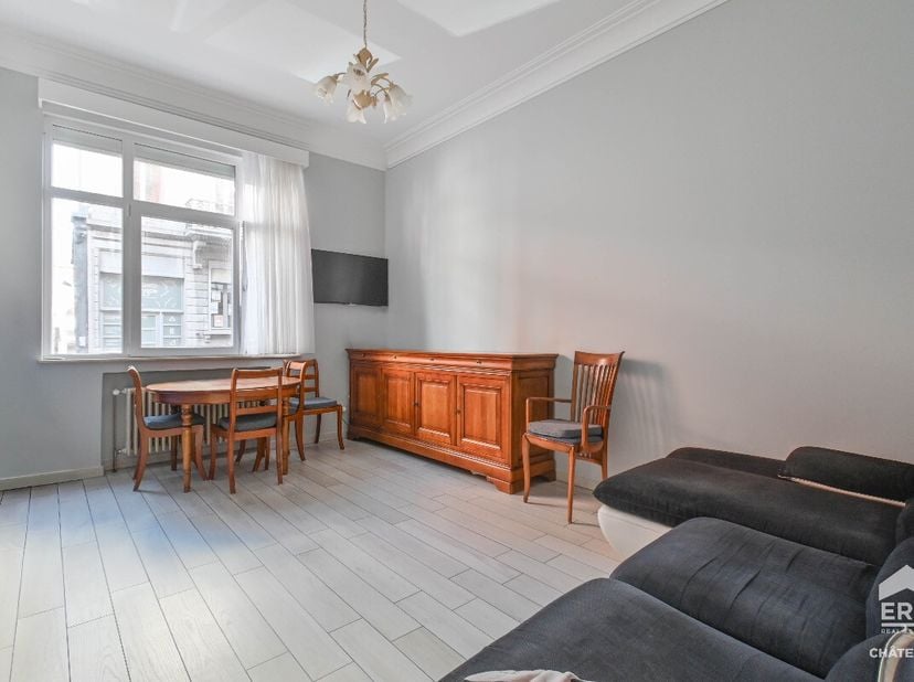 [[ CE BIEN PARTICIPE À LA JOURNÉE MAISONS OUVERTES ERA LE 13/6 DE 17:30 À 18:30 ]] Schaerbeek : Appartement rénové de 80 m² à vendre avec cour, dans u