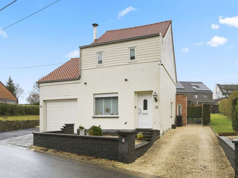 Deze woning is zeer goed gelegen in Blanden en werd al recent opgefrist. Alle lokale benodigheden in de omgeving aanwezig (school, restaurant, winkel,