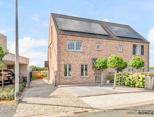                                         Woning te koop in Bree, € 464.000
