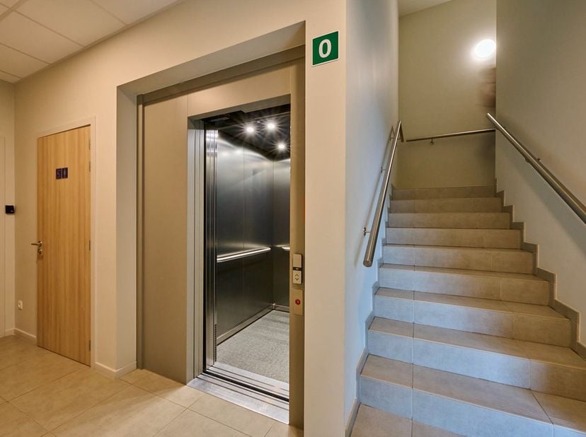 Bien professionnel à louer
                    à 3900 Neerpelt