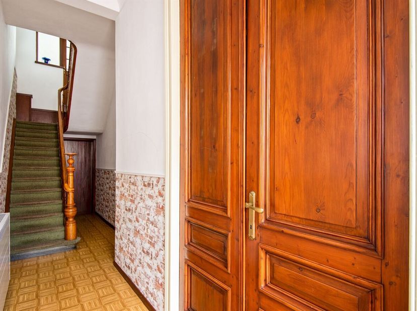 Veelzijdige woning met ruimte voor het hele gezin<br />
In een aangename en centraal gelegen buurt in Hemiksem vindt u deze verrassend ruime woning me