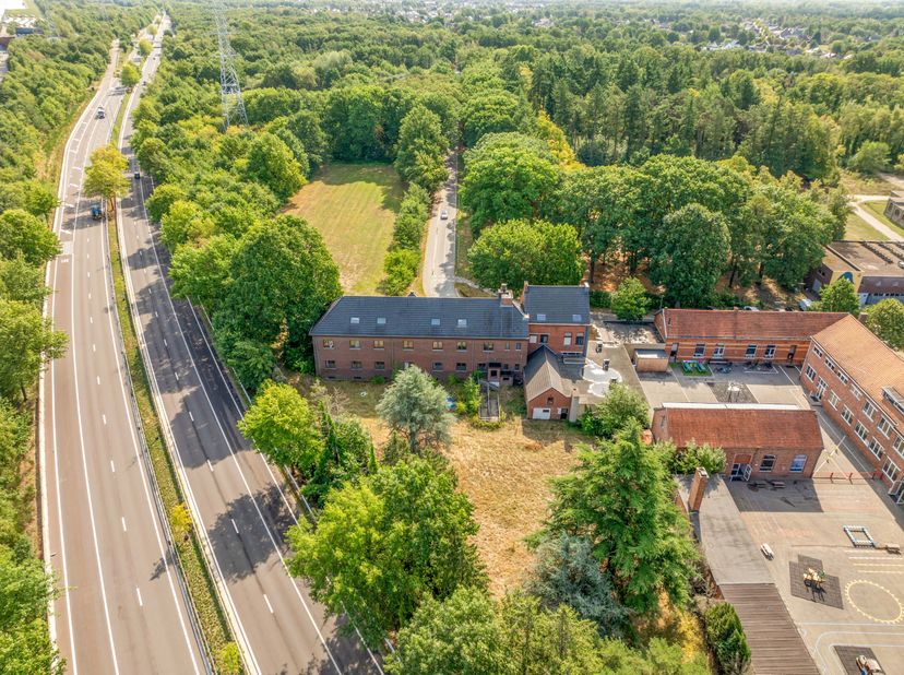 Au cur de Diepenbeek se trouve le monastère de caractère «Royer Heide», un bâtiment qui possède non seulement une histoire riche, mais qui a également
