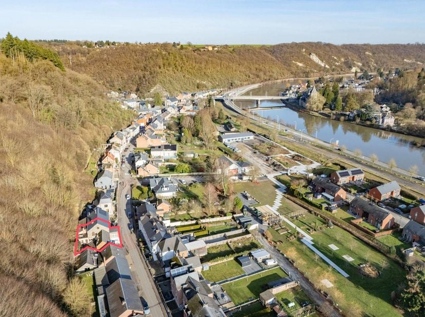 Huis te koop in Rue Marcel Lespagne 64-66 64,
                    5540 Hastière-Lavaux