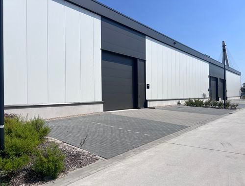                                         Bedrijfsgebouw te huur in Lanklaar, € 1.710
