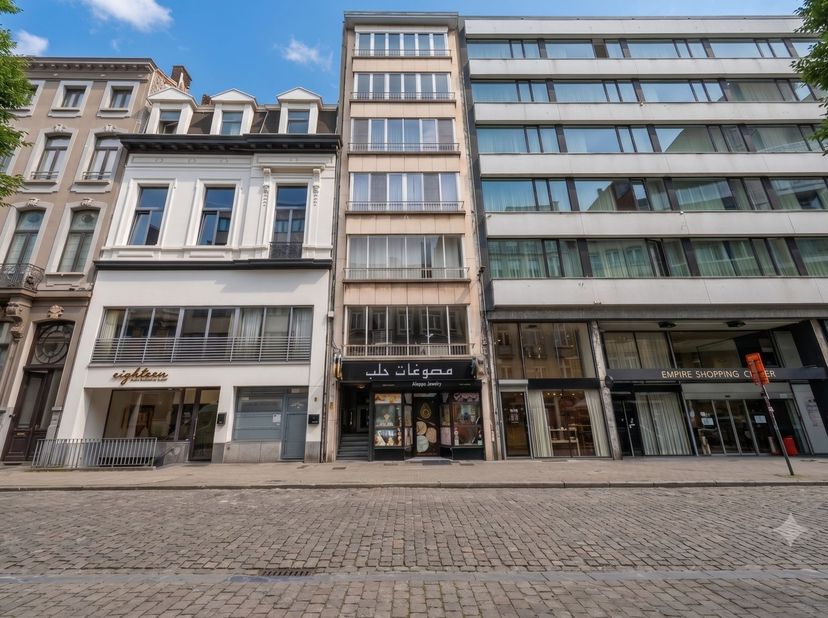 JOURNÉE PORTES OUVERTES le samedi 13 juin de 12h30 à 13h30<br />
<br />
Appartement confortable (53 m²) avec terrasse spacieuse au cœur d'Anvers<br