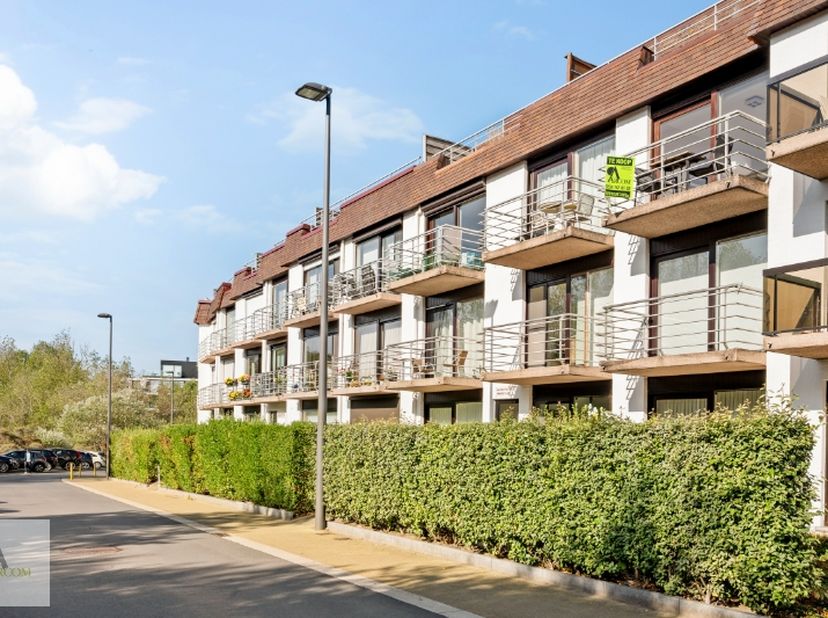 <br />
Welkom in dit gezellige instapklare appartement, gelegen op een&amp;nbsp;2de verd.&amp;nbsp;in de Biedenkopflaan te&amp;nbsp;Oostduinkerke.<br />
Dit stijl