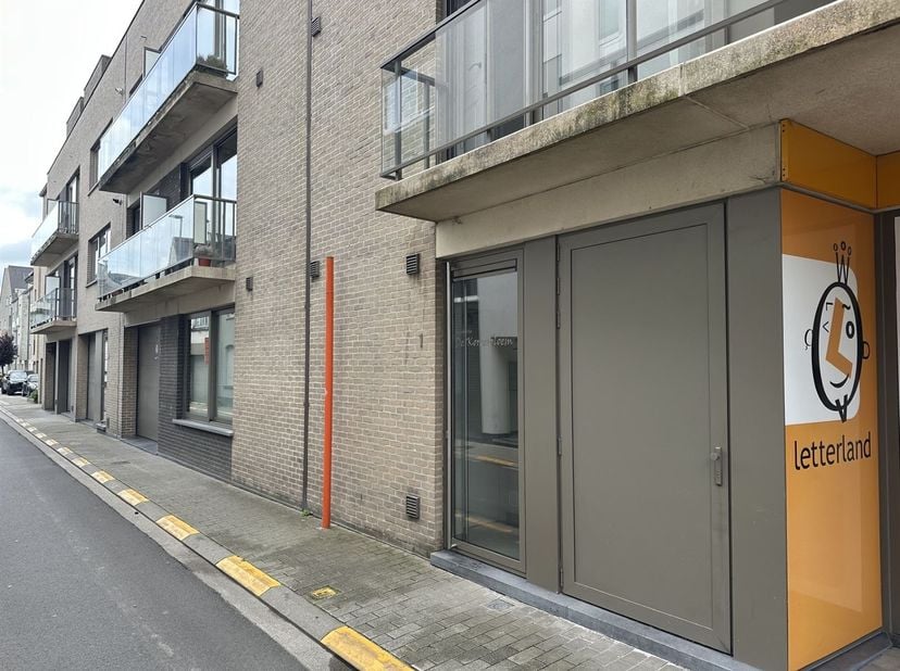 Appartement situé à distance de marche du marché et de De Donk, à proximité de tous les commerces et de la gare et avec un accès rapide à la N60.<br /