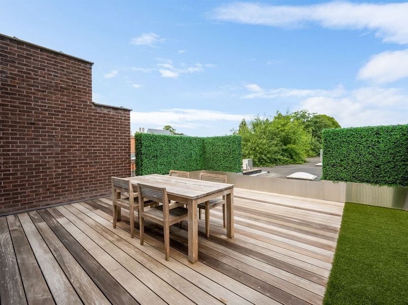 Magnifique appartement en duplex (2 chambres) avec terrasse spacieuse et finitions de qualité au cœur d'Herentals.<br />
Ce duplex élégant et excepti