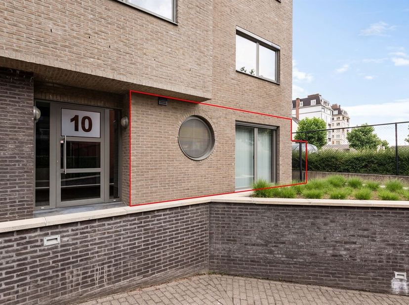Ligging<br />
Gelegen op een gunstige locatie nabij het centrum van Turnhout. Winkels, scholen, horecazaken en openbaar vervoer bevinden zich op korte