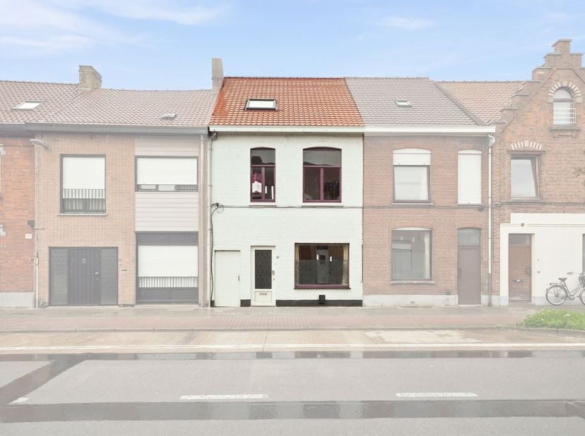 Huis te koop in Spoorwegstraat 37,
                    8200 Sint-Michiels