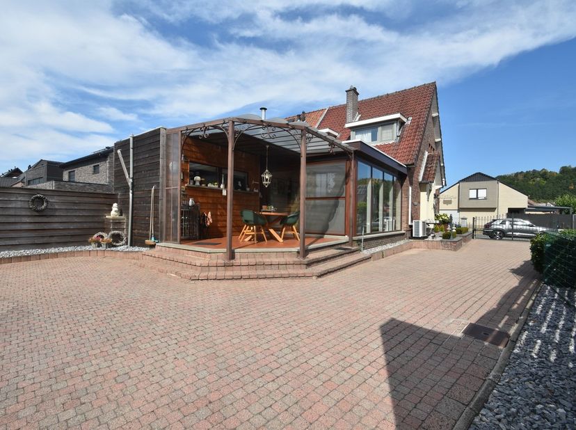 NIEUW BIJ ANIMO VASTGOED!!<br />
Bent u op zoek naar een ruime, veelzijdige eigendom met potentieel voor zorgeloos samenwonen, een kangoeroewoning, o