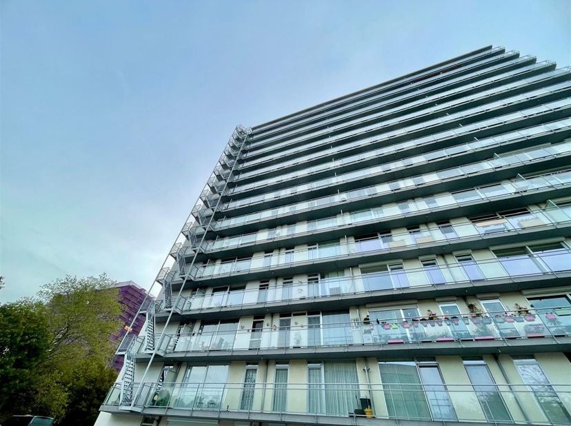 Appartement te huur in Potvlietlaan 1 bus 1002,
                    2600 Berchem