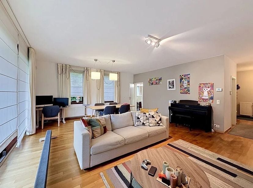 Goed gepresenteerd door Elisabeth du Chastel : 0495 79 78 58 / elisabeth.duchastel@victoire.be<br />
Victoire Junot biedt u dit prachtige appartement