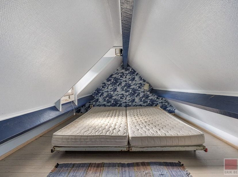 Charmante, alleen in het bos gelegen, woning, net buiten Esneux in Mery, Het huisje biedt een compacte maar charmante leefruimte van ca. 65,0 m². Op d