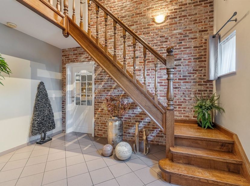Openhuizendag op zaterdag 13 juni van 17u00 - 18u00<br />
Instapklare charmante woning met 3 slaapkamers!<br />
In een rustige en kindvriendelijke str