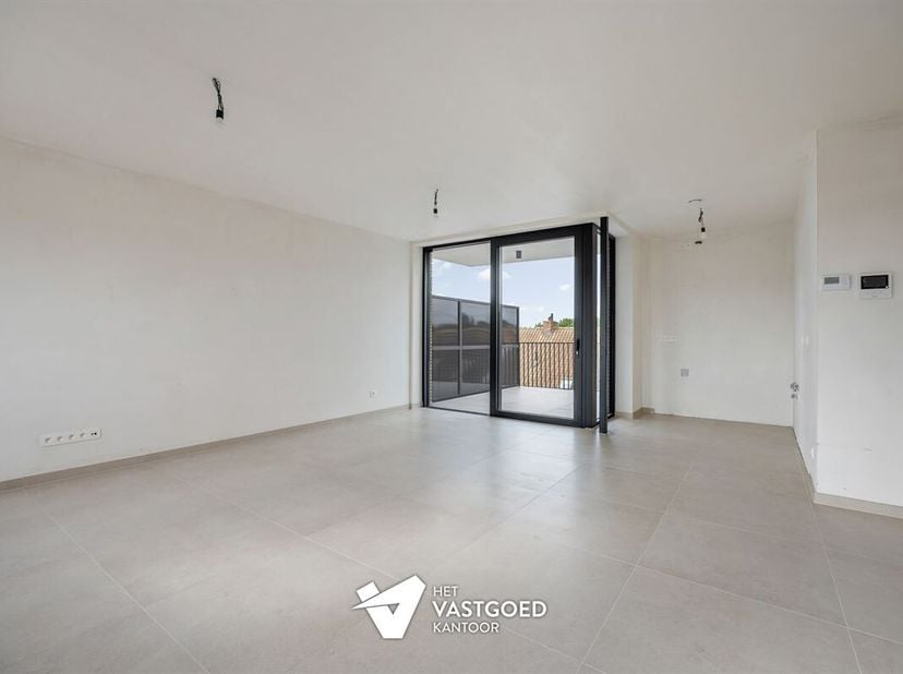 Ruim 2-slaapkamerappartement op de bovenste verdieping.<br />
Penthouse op de derde verdieping met 103,82 m² bewoonbare oppervlakte en beschikt over 2