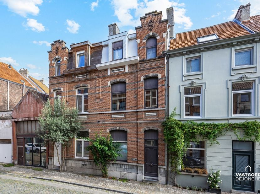 Huis te koop in Beeldhouwersstraat 5,
                    9040 Sint-Amandsberg