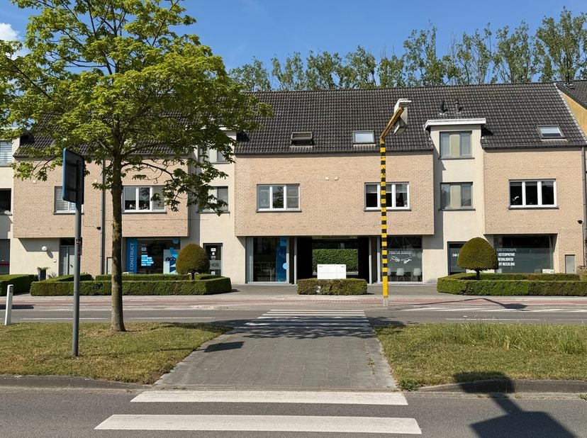 Bien professionnel à louer
                    à 8310 Assebroek