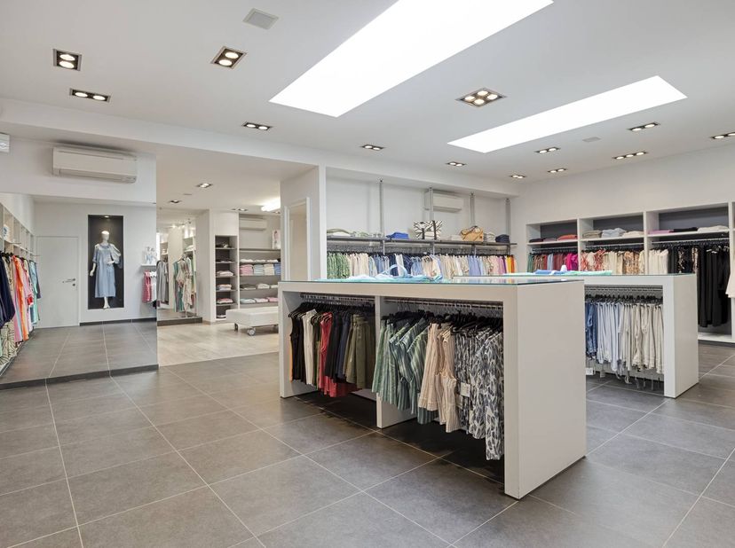Bedrijfsvastgoed te koop in Gasthuisstraat 33,
                    8970 Poperinge