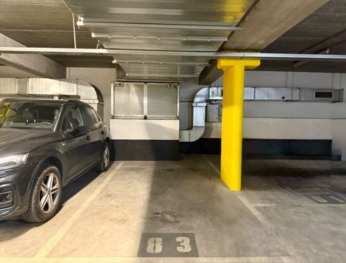                                         Garage à vendre à Ixelles, € 36.000
