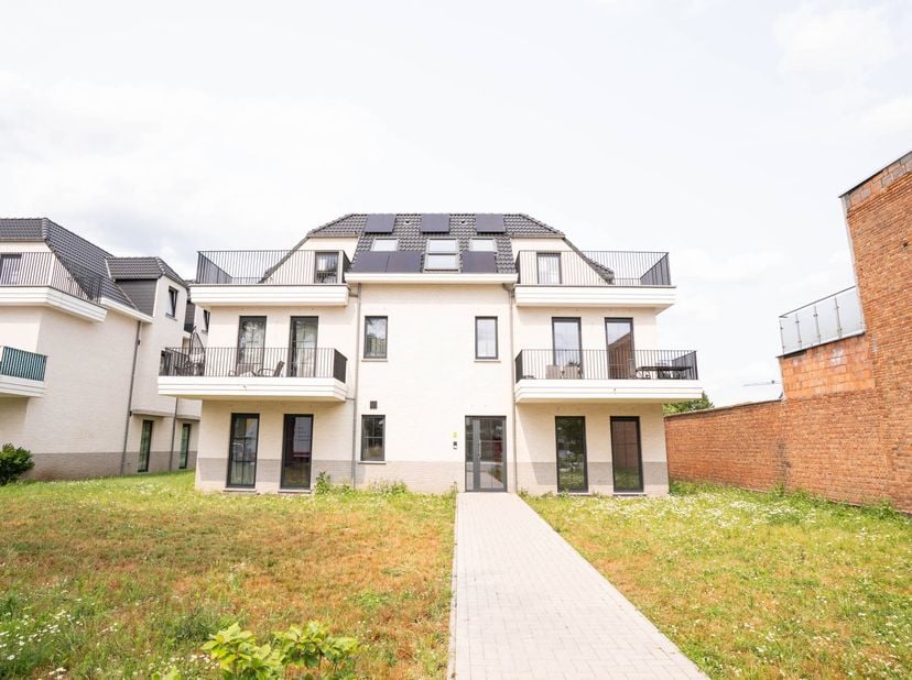 Bezoek mogelijk na aanmaak huurdersprofiel via: https://onid.mijnhuurprofiel.be/property/f708b3f7-a787-49ae-ae2a-f187994491d6Dit instapklare apparteme