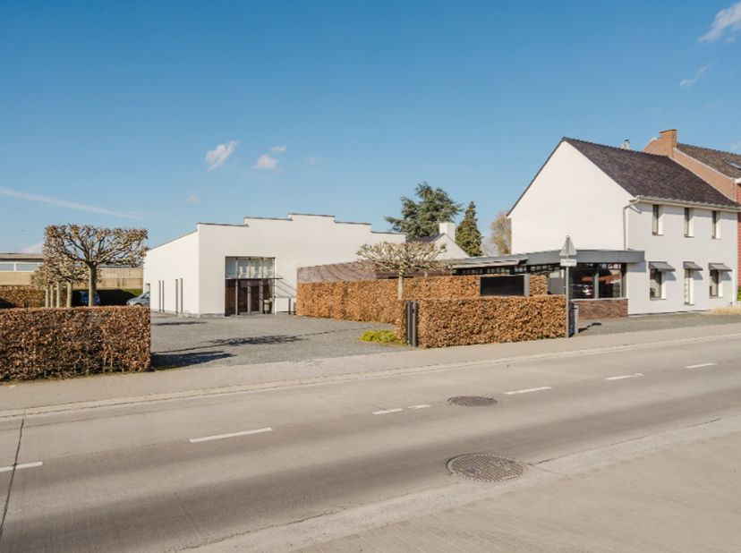 Bien professionnel à vendre
                    à 8530 Harelbeke