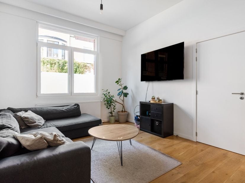 Prachtig gerenoveerde gezinswoning nabij het Te Boelaerpark<br />
<br />
Op zoek naar een ruime, instapklare woning waar je zonder grote verbouwinge