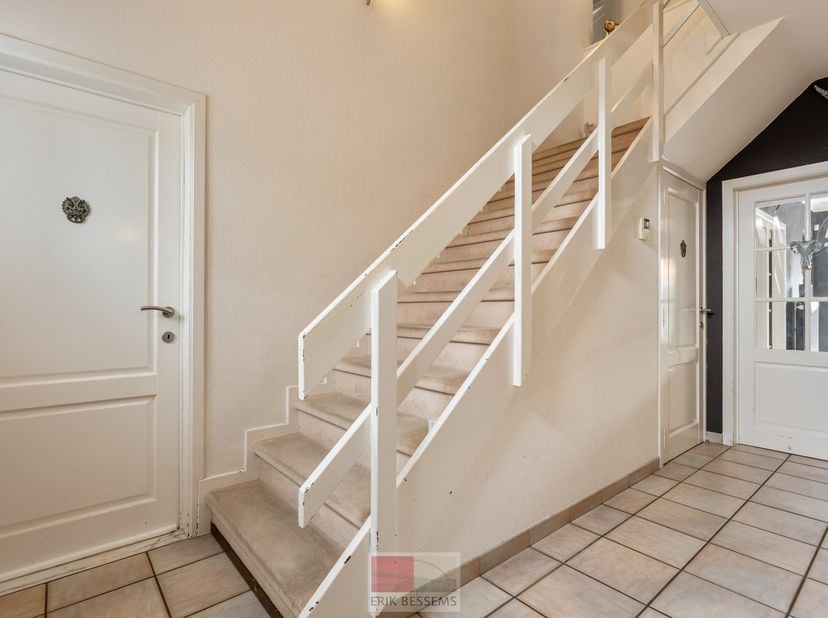 Vrijstaande woning met luxe buitenbeleving en topligging nabij Maastricht<br />
<br />
Deze vrijstaande woning met een bewoonbare oppervlakte van ca.