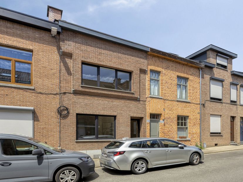 Kwalitatief totaal gerenoveerde gezinswoning met 3 slaapkamers op toplocatie in Kessel-Lo<br />
Ben je op zoek naar een instapklare woning waar je zon