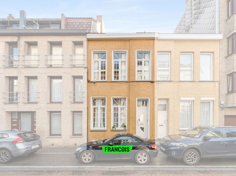 Cette spacieuse maison familiale se situe dans le quartier Belle Epoque à Ostende. Dans les environs, vous trouverez de nombreux commerces de proximit