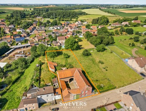                                         Hoeve te koop in Lauw, € 299.000
