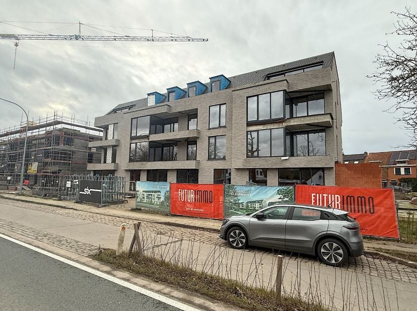 Appartement à vendre
                    à 8200 Sint-Michiels