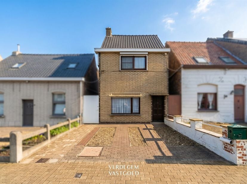 Ligging<br />
Deze charmante woning bevindt zich in Debbautshoek, een dorp in een dorp. <br />
De ligging biedt een vlotte verbinding naar winkels,