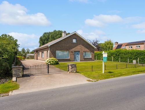                                         Bungalow te koop in Aalter, € 399.000
